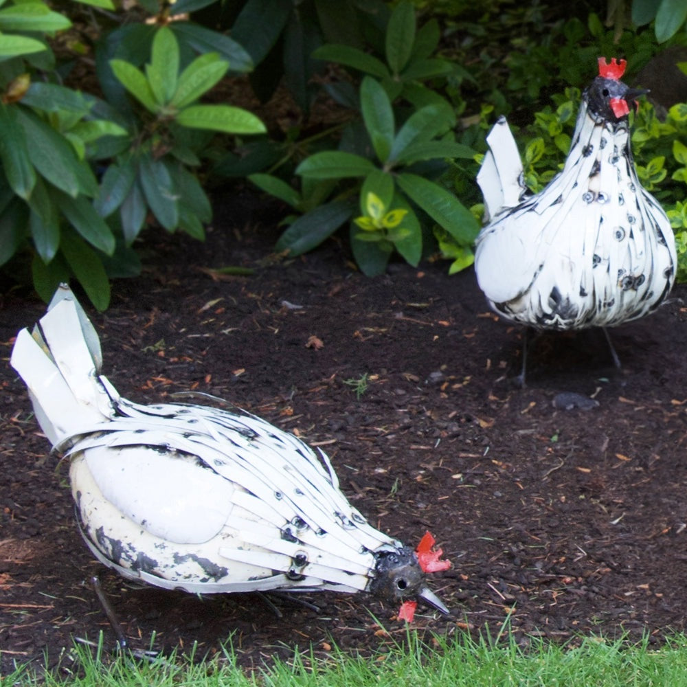 Outdoor Recycled Metal Pecking Chicken Sculpture, Garden Yard Farm Décor